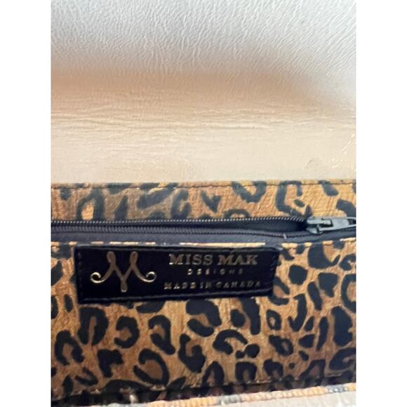 Miss Mak Faux Ostrich Clutch with chain strap - Picture 6 of 11